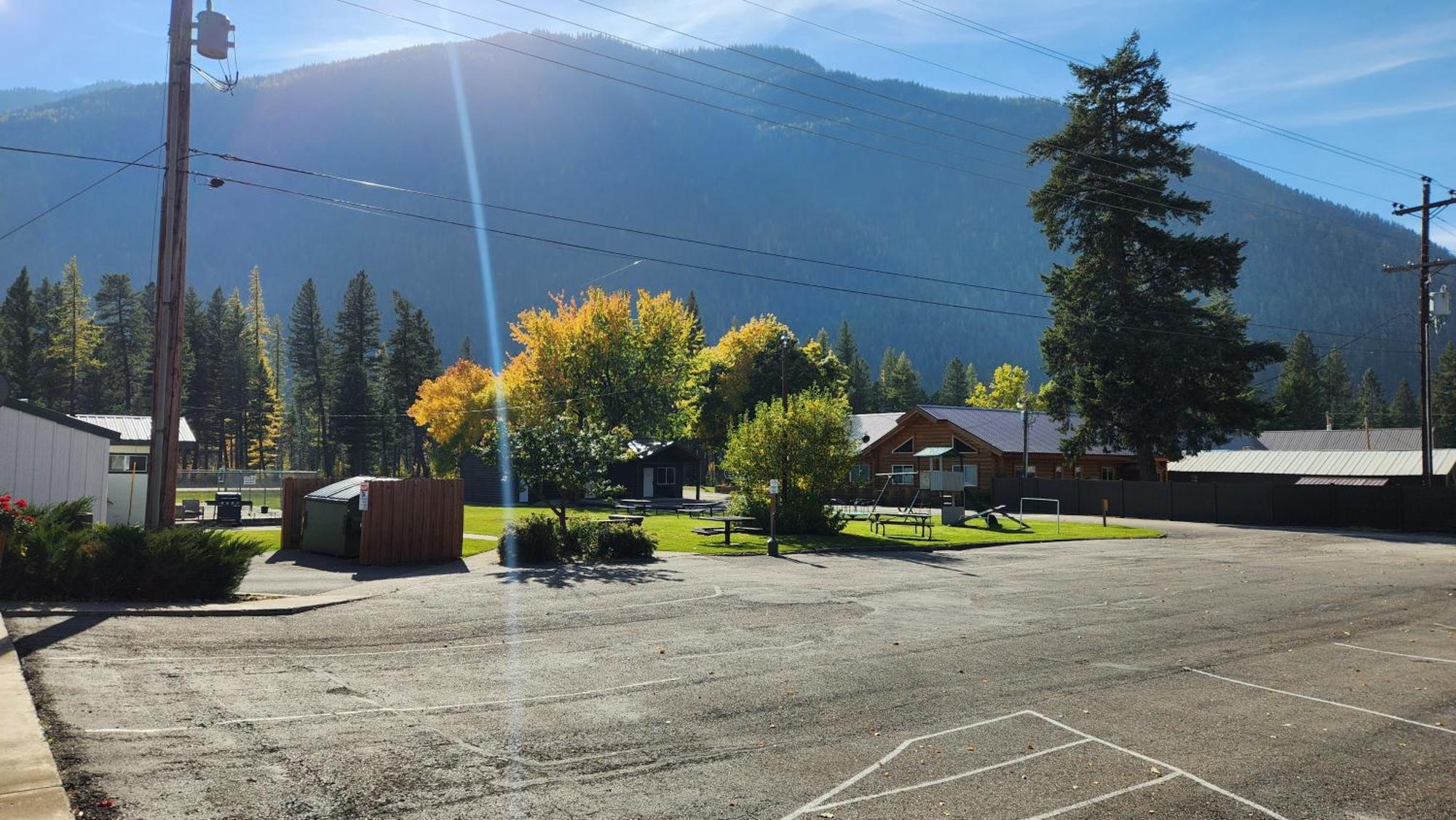 Beargrass Lodging & Rv Resort Hungry Horse Exterior foto